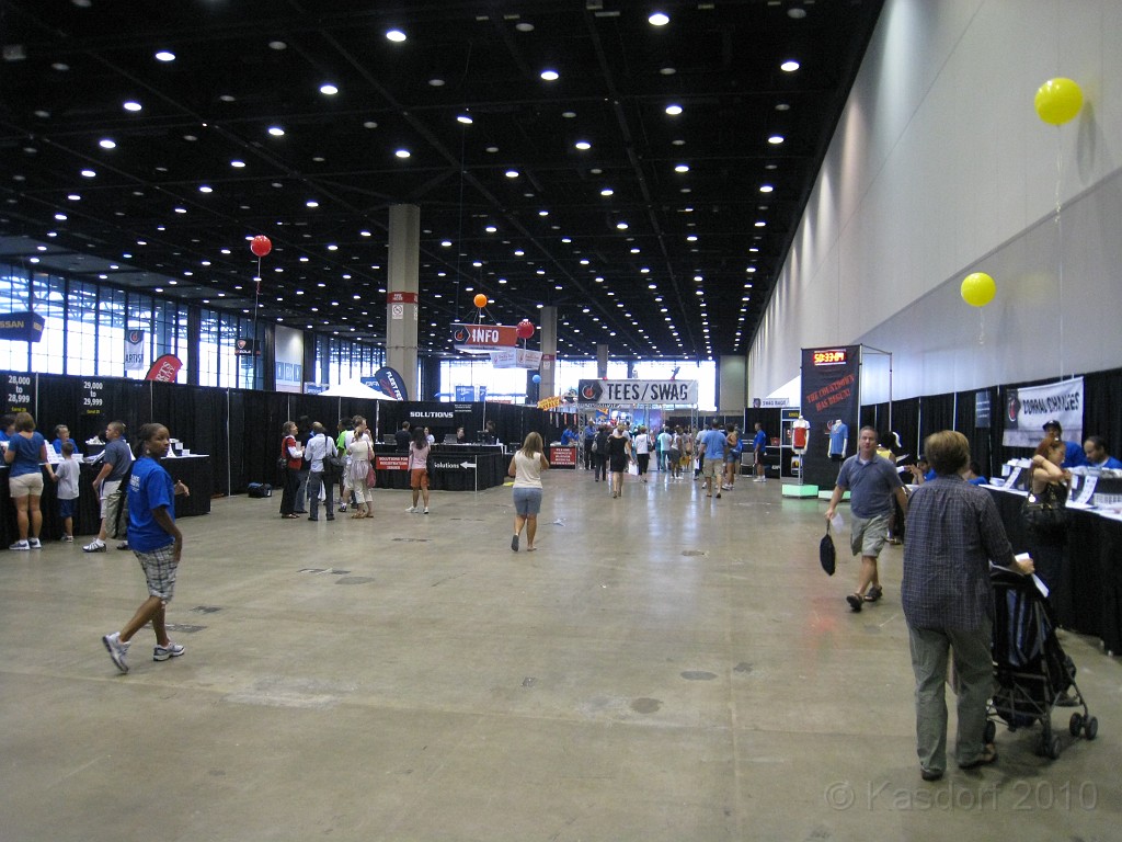 Chicago Rock N Roll 2010 0050.jpg - The Heath and Fitness Expo venue.